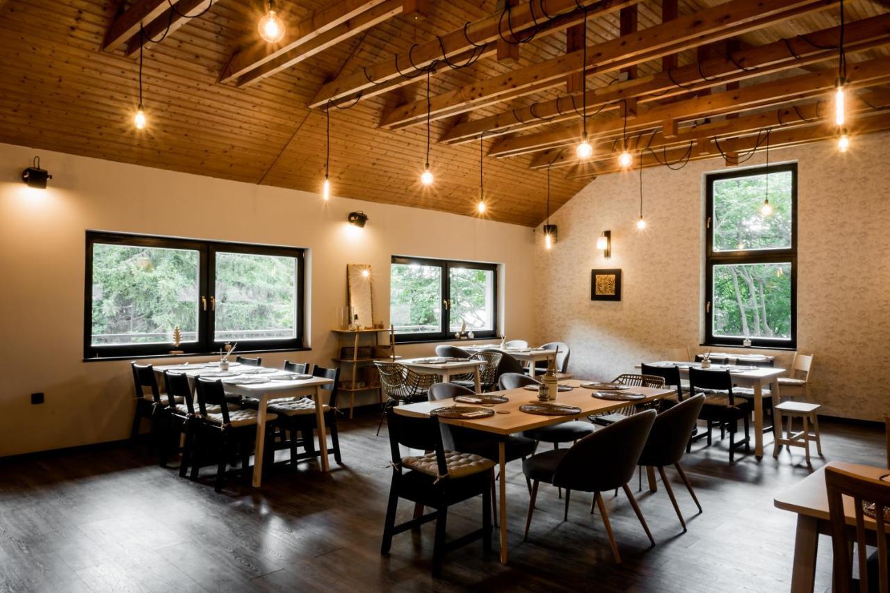 Hotel Zatoka Holcikovce 外观 照片